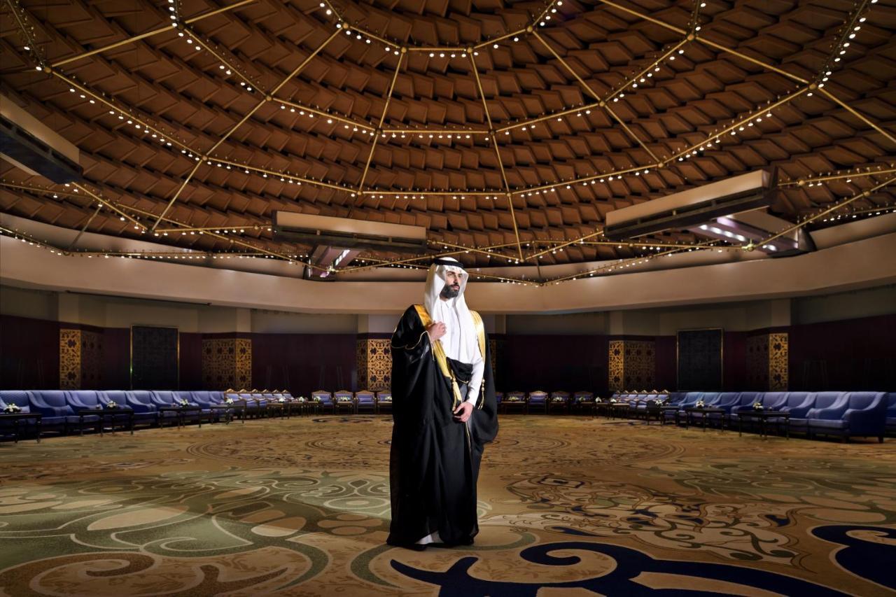InterContinental Ar Riyad Esterno foto Sheikh Ahmed at the opening of the Al-Shaqra National Museum