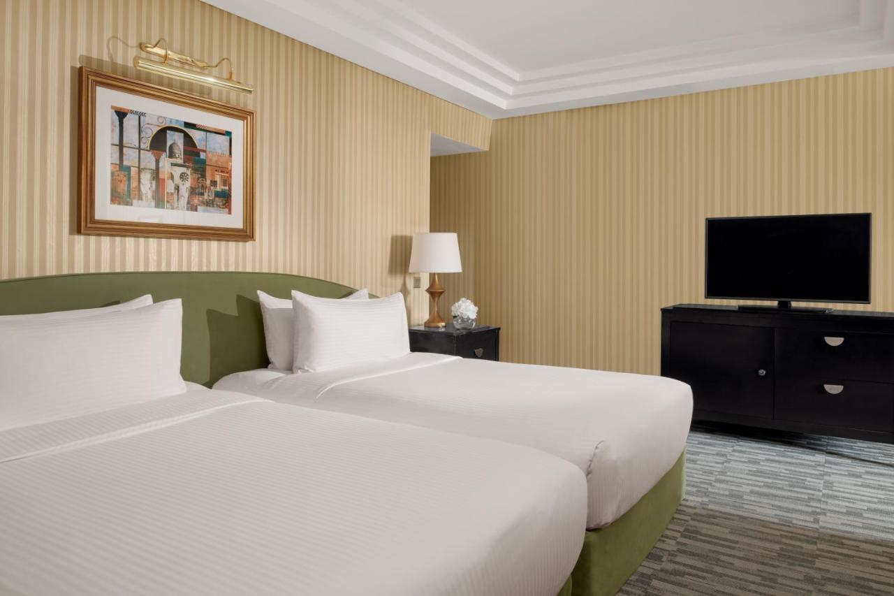 InterContinental Ar Riyad Esterno foto A guest room at the Hilton London Paddington
