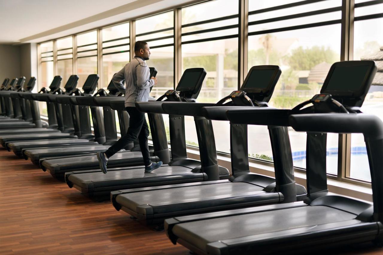 InterContinental Ar Riyad Esterno foto A row of treadmills