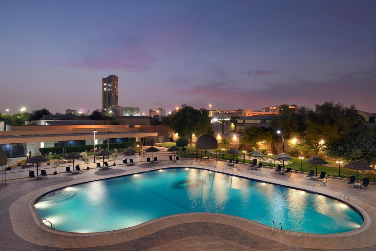 InterContinental Ar Riyad Esterno foto The pool at the Grand Hyatt Hotel, Dubai