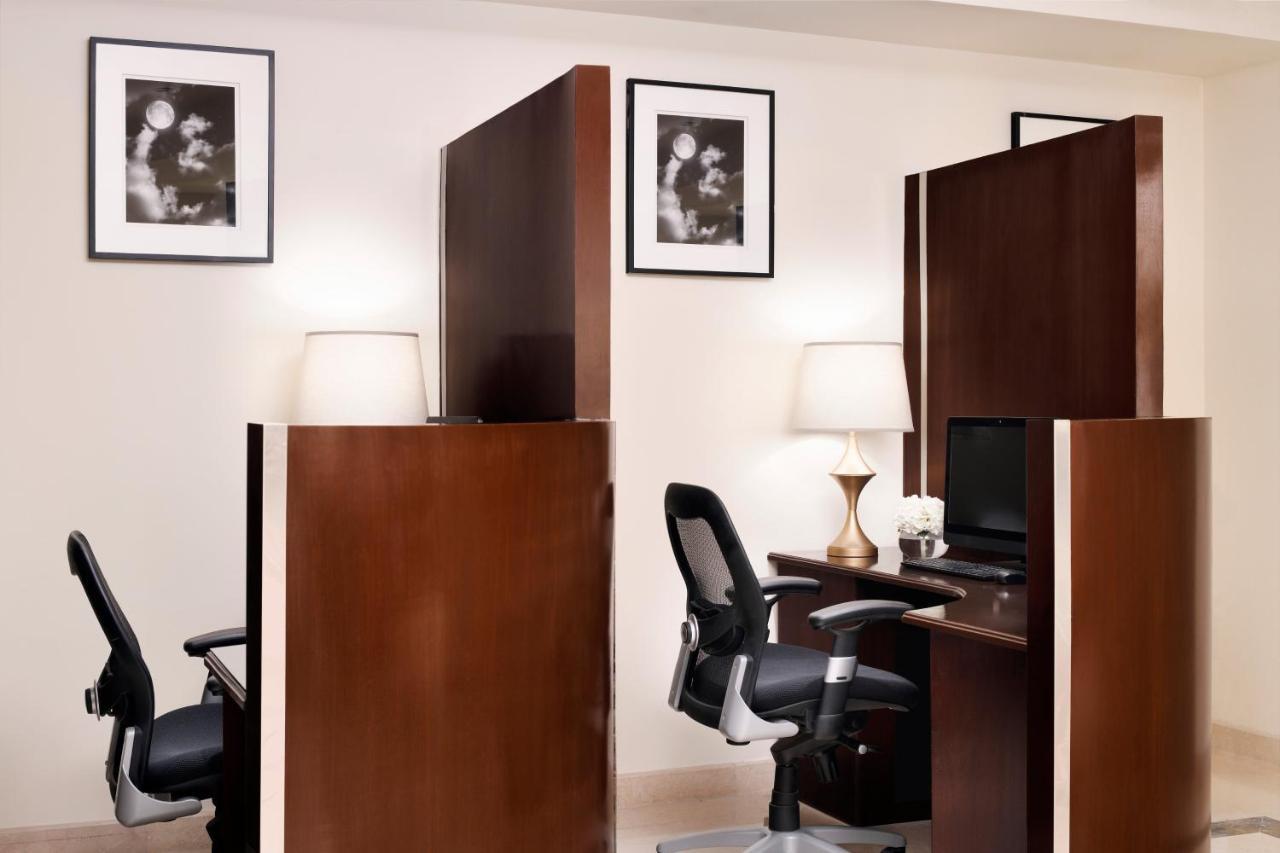 InterContinental Ar Riyad Esterno foto Business Center